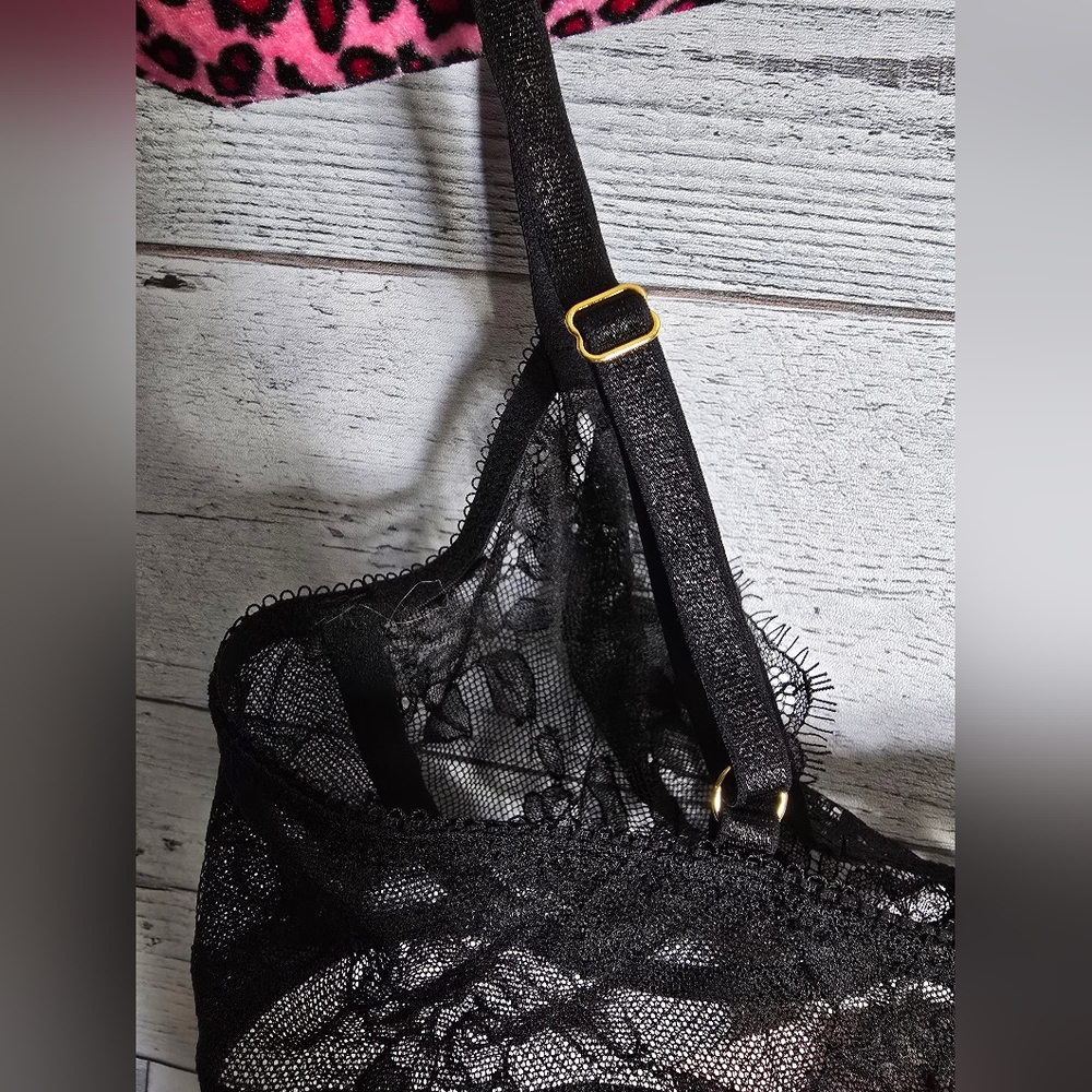 Victoria's Secret Very Sexy Low Cut Demi Elegant Black Lace Bra - Picture 8 of 10